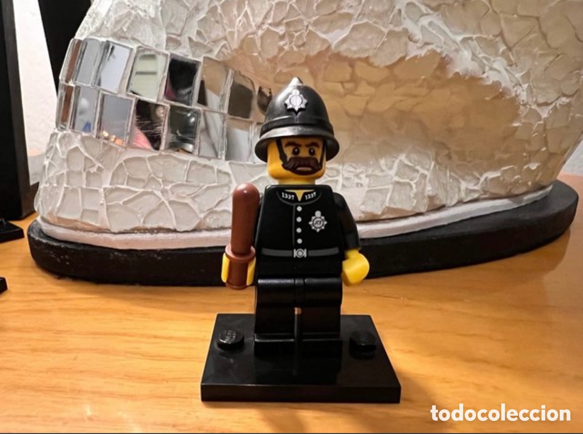 Spielzeug zum Bauen - LEGO: Lego Minifigura policia ingl&eacute;s