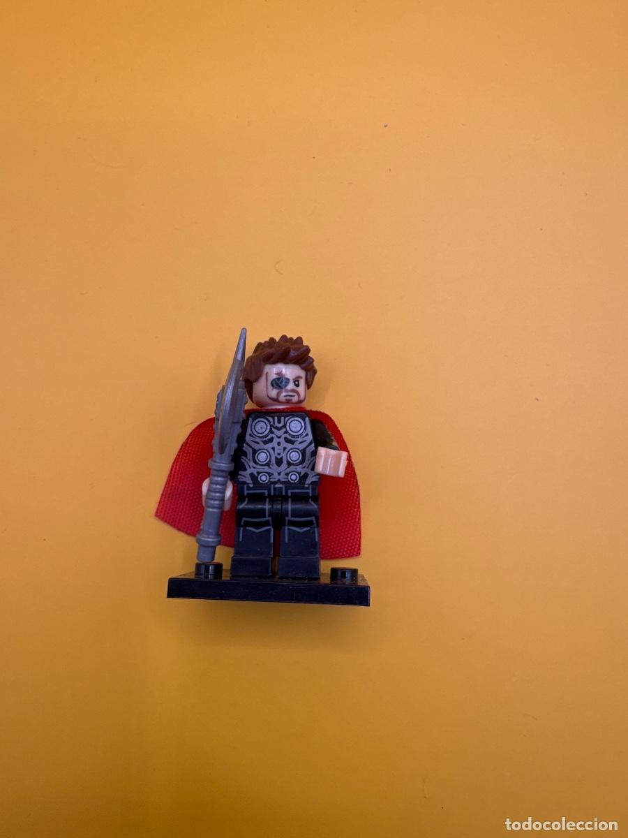 Juegos construcci&oacute;n - LEGO: THOR MARVEL AVENGERS ENDGAME &ndash; MINIFIGURA TIPO LEGO COMPATIBLE CON hacha Y CAPA ROJA