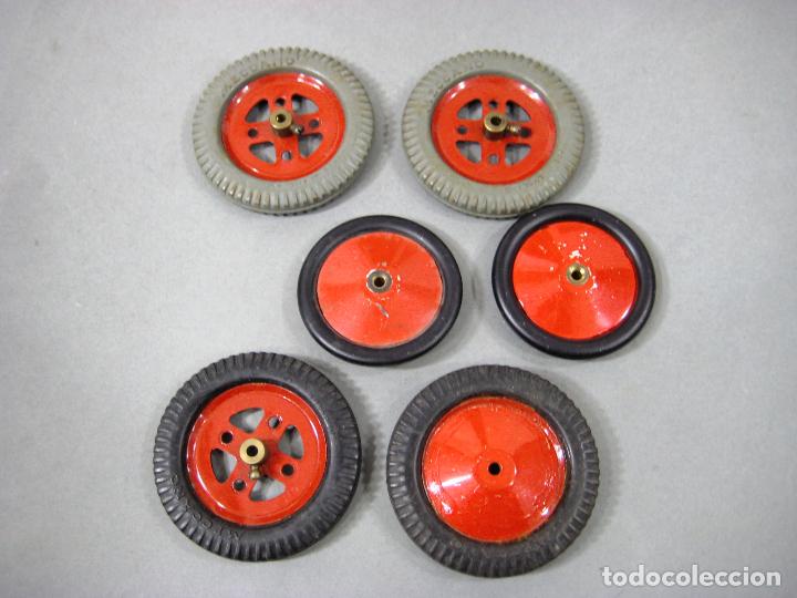Juegos construcci&oacute;n - Meccano: LOTE DERUEDAS DE MECCANO - Foto 1