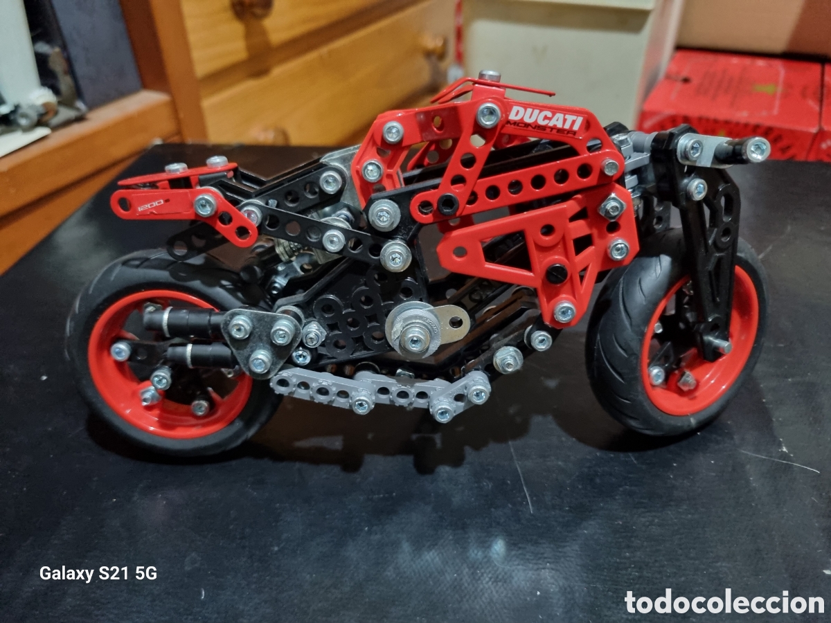 Moto Ducati de Meccano