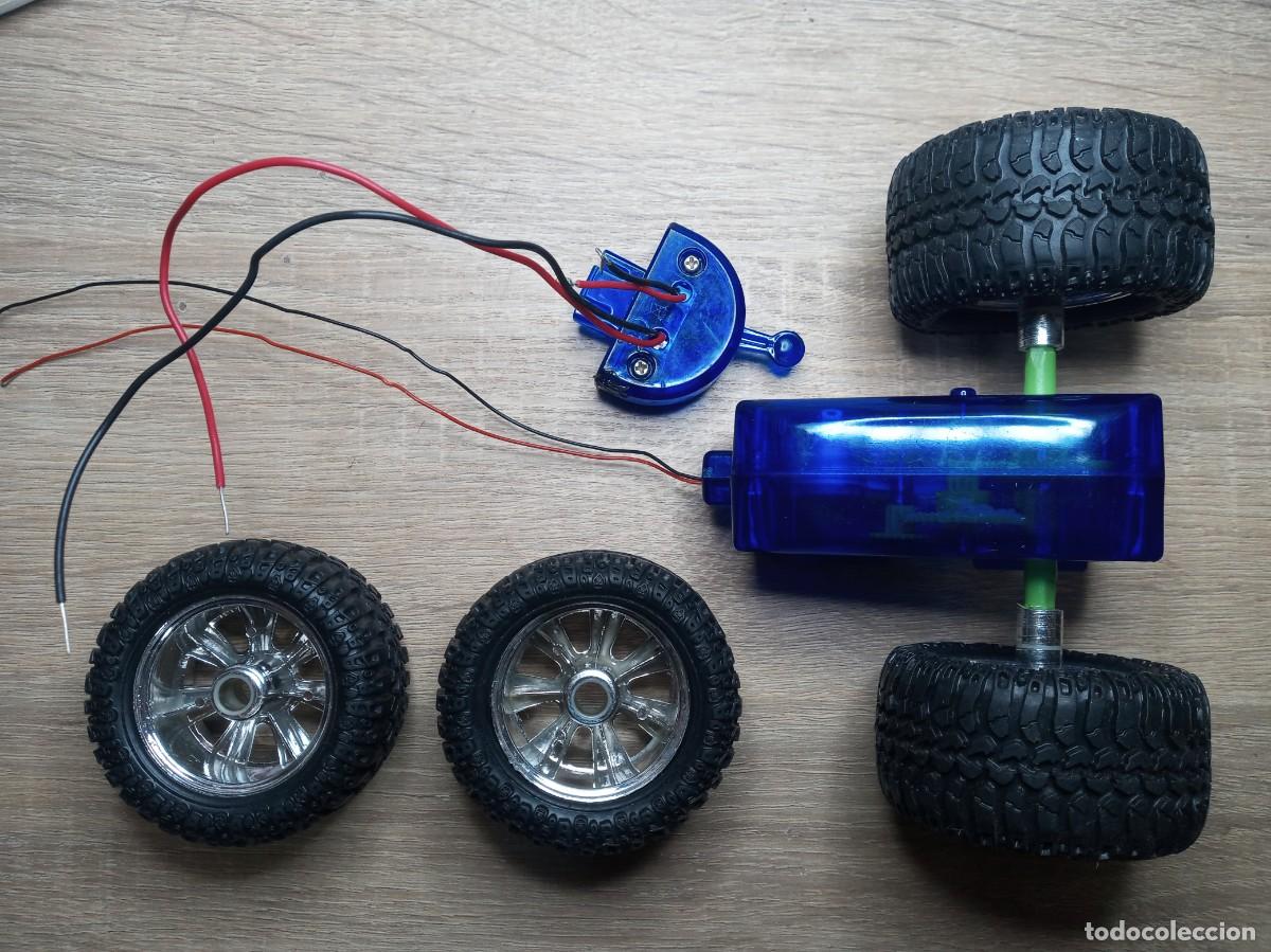 Juegos construcci&oacute;n - Meccano: 4 ruedas, motor con reductora y interruptor para mecano - Foto 1