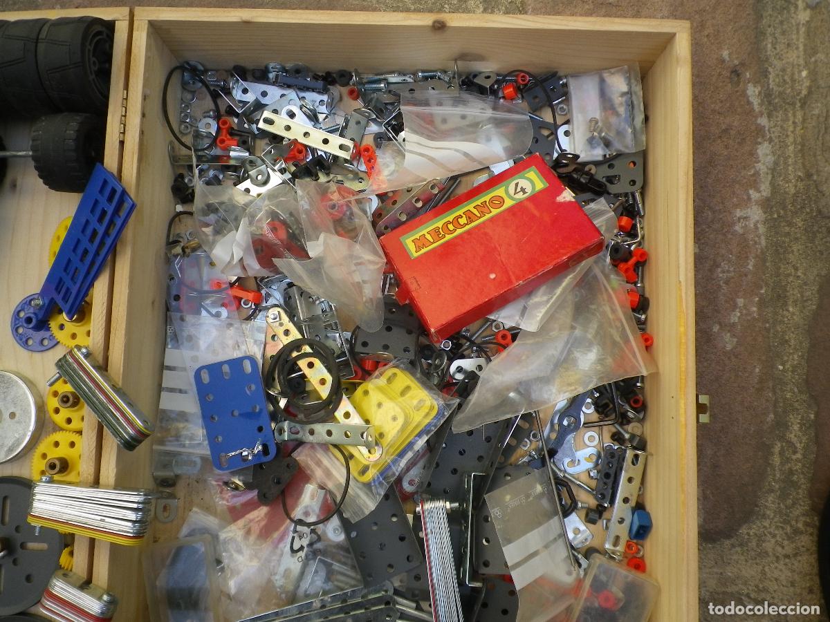 Juegos construcci&oacute;n - Meccano: Caja com muchas piezzas de Meccano