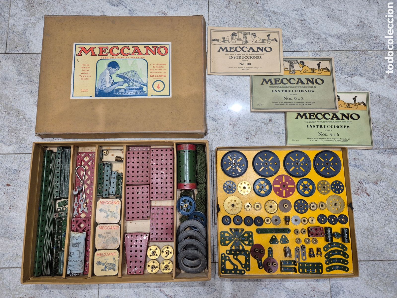 Juegos construcci&oacute;n - Meccano: Equipo Meccano num 4 A&ntilde;os 40 con sus manuales