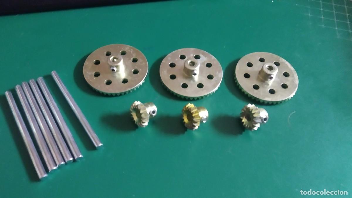Juegos construcci&oacute;n - Meccano: Meccano parte n&ordm; 30A y 30C. Lote ejes y 6 pi&ntilde;ones c&oacute;nicos de 48 y 16 dientes. No laton.