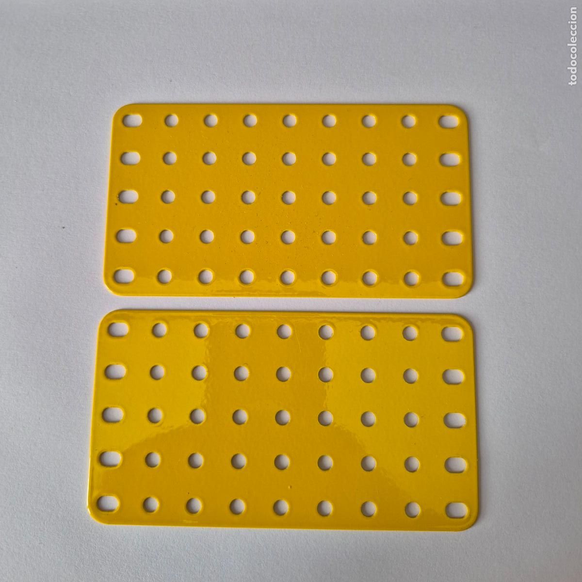 Juegos construcci&oacute;n - Meccano: 2 Placas met&aacute;licas r&iacute;gidas Meccano nuevas , de 9 x 5 agujeros N&ordm; 53a.
