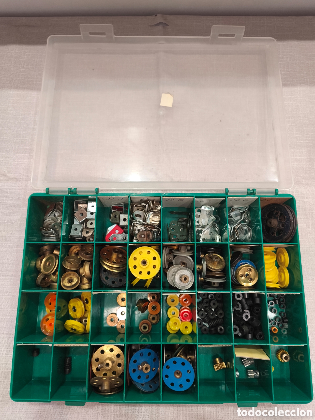 Juegos construcci&oacute;n - Meccano: Malet&iacute;n con mont&oacute;n de piezas de MECCANO