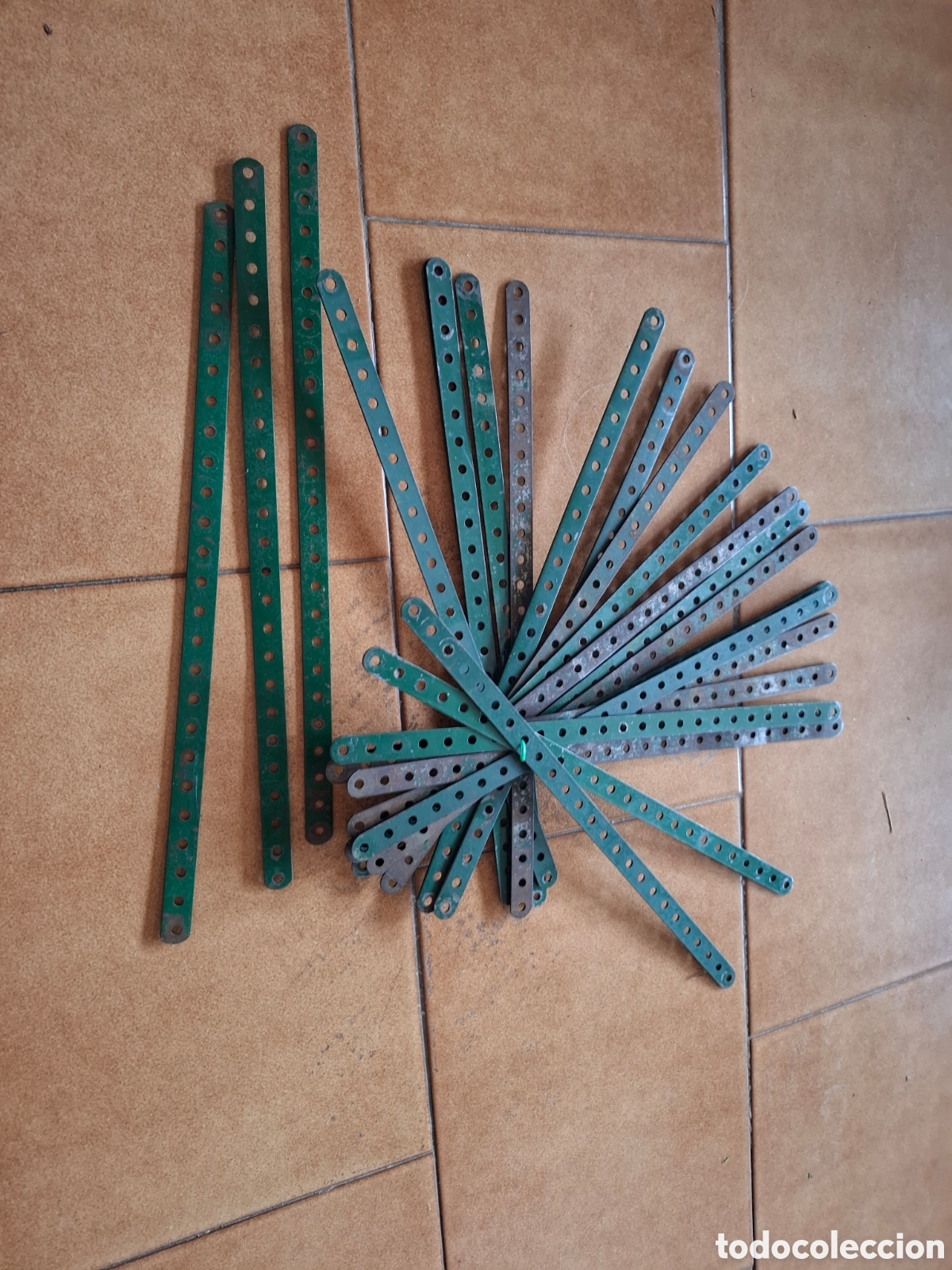Juegos construcci&oacute;n - Meccano: Meccano verde 22 tiras planas perforadas 25 agujeros
