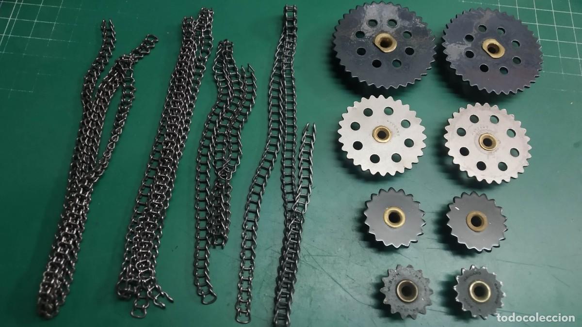 Juegos construcci&oacute;n - Meccano: Meccano. Lote cadena, pi&ntilde;ones