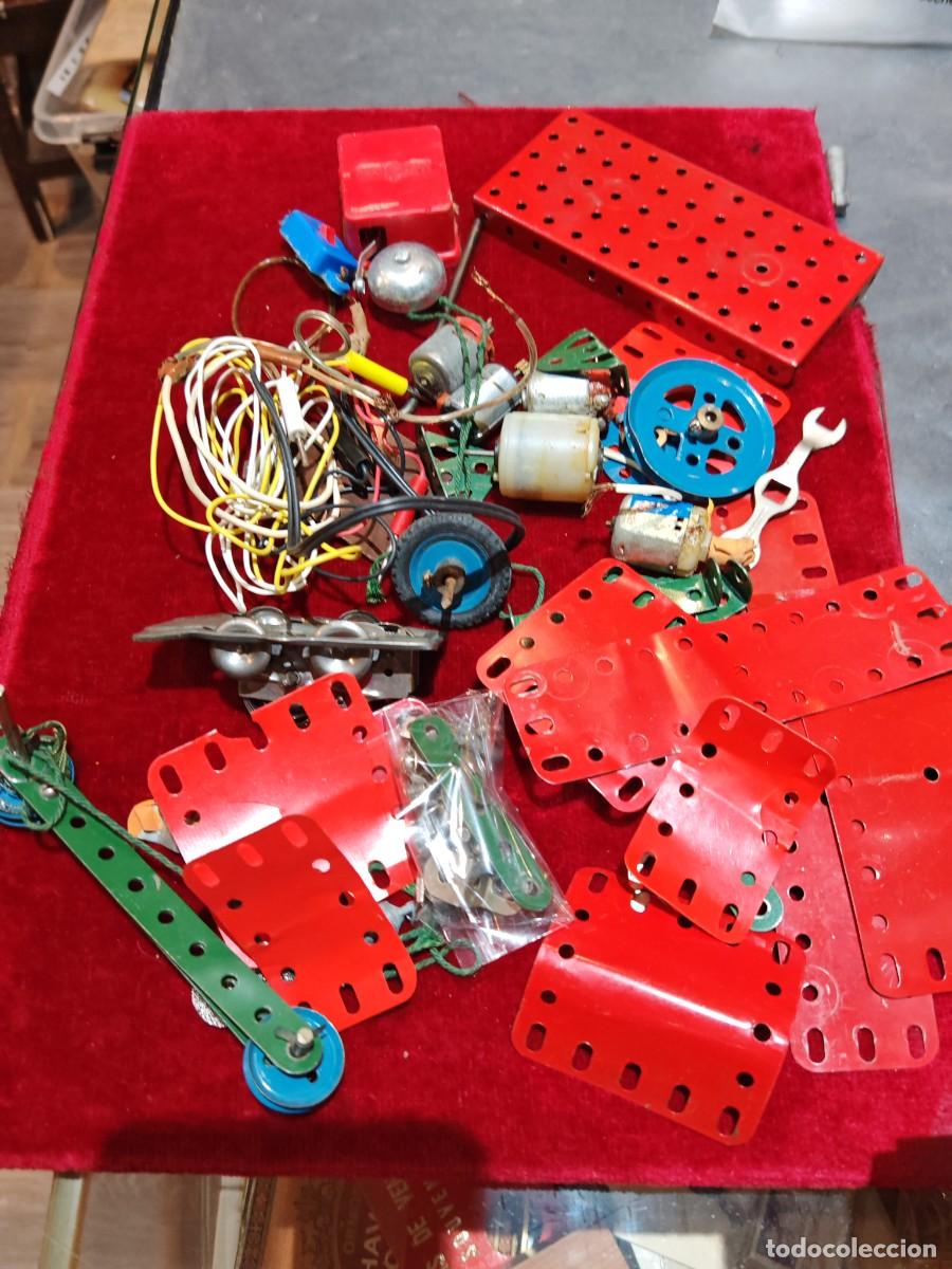 Juegos construcci&oacute;n - Meccano: lote de meccano motores y piezas varias