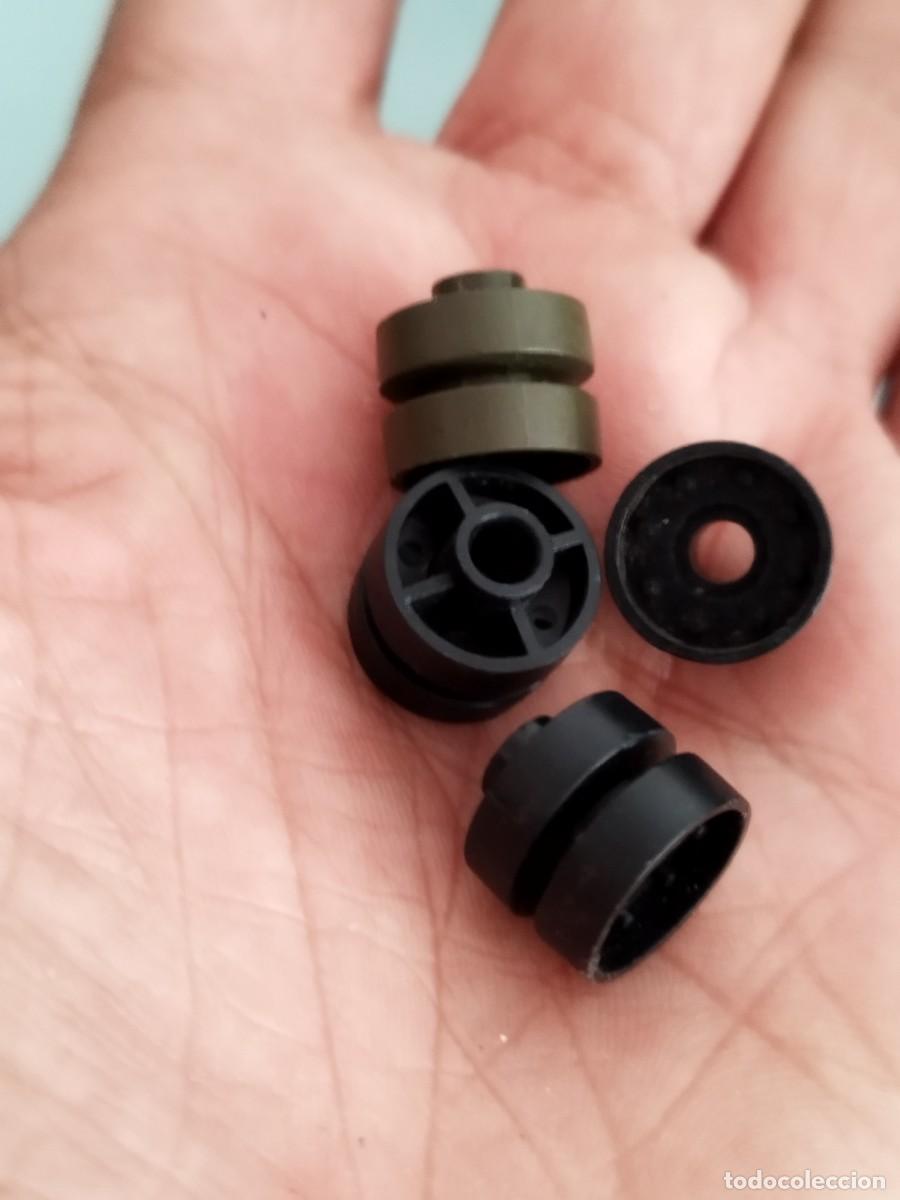 Juegos construcci&oacute;n - Tente: Cuatro piezas Tente o Lego. A identificar, Par&aacute; montaje de ruedas.