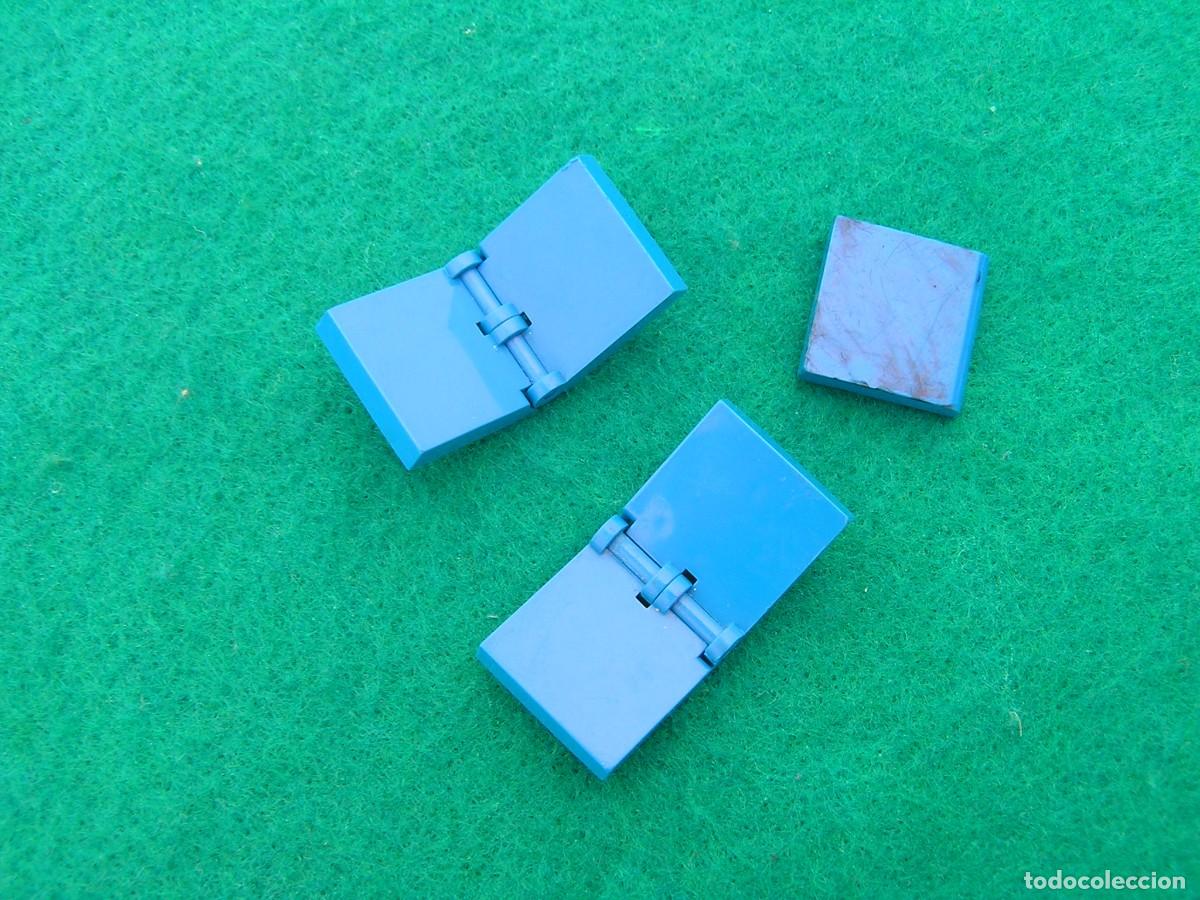 Juegos construcci&oacute;n - Tente: Lote de 2 escotillas o bisagras planas de 4 puntos color azul + pieza plana suelta.
