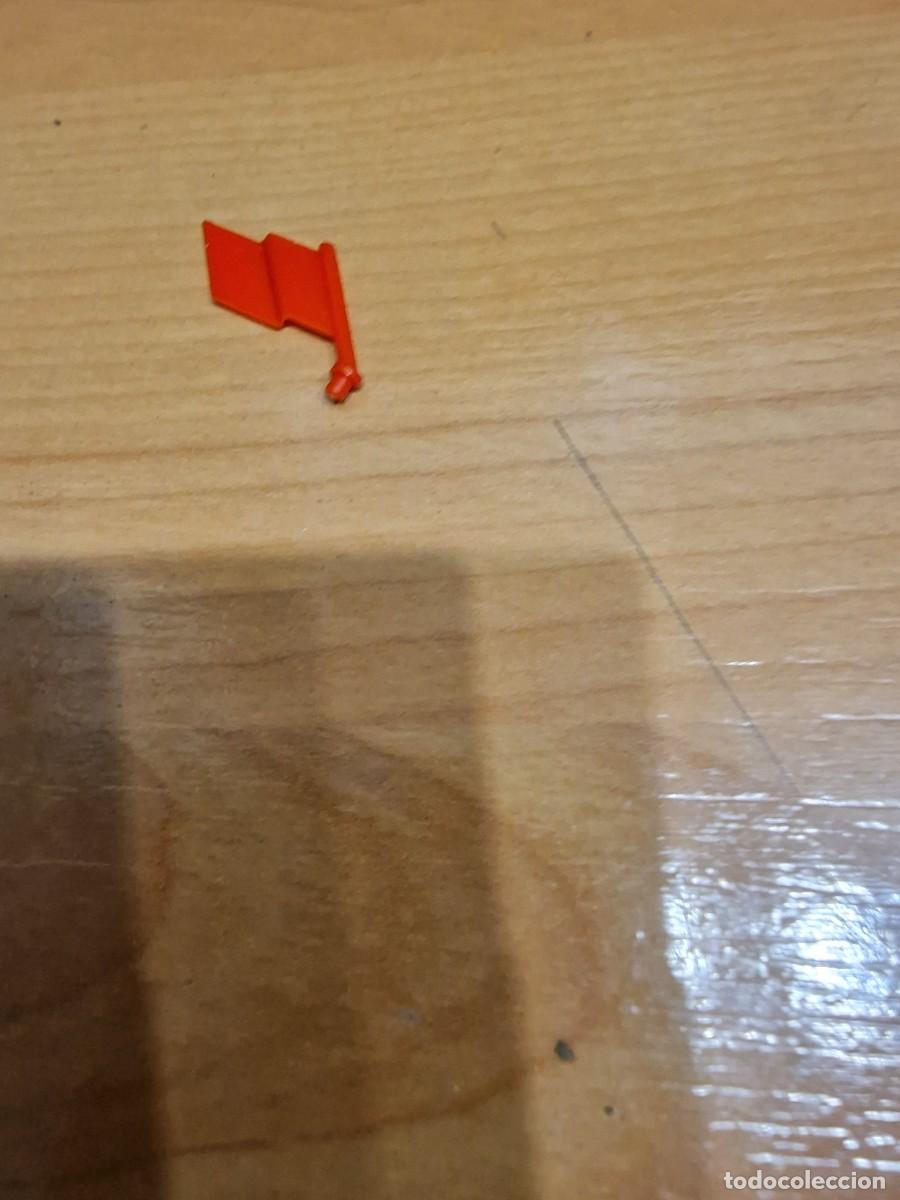 Juegos construcci&oacute;n - Tente: Lote 2843. Tente, bandera roja de barco
