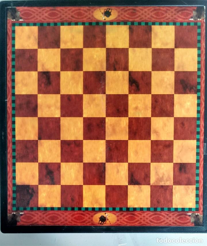 Juegos educativos: Juego de ajedrez y damas taurinos - Foto 2