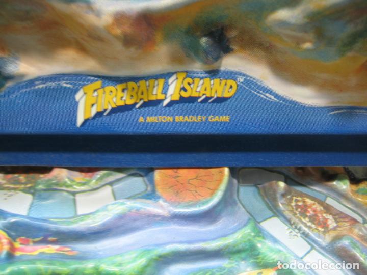 Juegos educativos: Antiguo juego. La isla de fuego de MB 1987.Tiene dos tableros de juego .No está completo - Foto 5 - 196539216