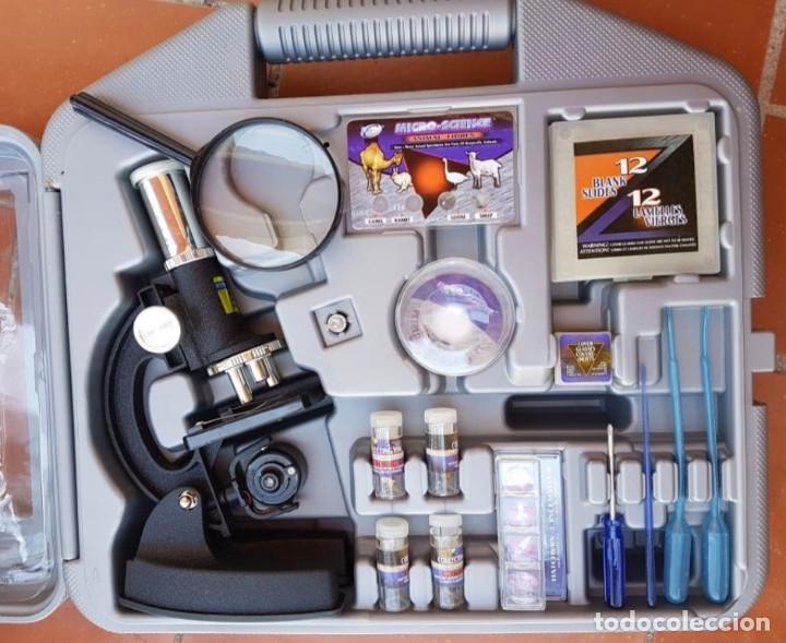 Jeux &eacute;ducatifs: Microscopio Deluxe Microscope Set 62 pcs, 100X 450X 900X, con luz