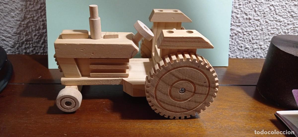 Juegos educativos: TRACTOR DE MADERA 13,5 x 20 x 11 - Foto 2