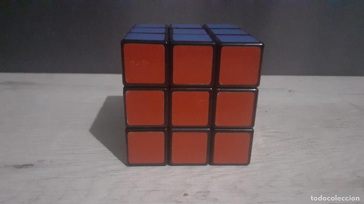 Juegos educativos: Cubo original de la marca Rubiks 3x3 - Foto 2
