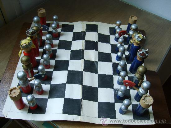 Juegos de mesa: AJEDREZ INFANTIL -Pintado a mano- - Foto 1