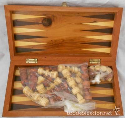 Juegos de mesa: ESTUCHE DE MADERA DE RAIZ CON AJEDREZ Y BACKGAMMON - Foto 1