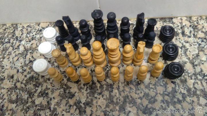 Juegos de mesa: JUEGO DE AJEDREZ Y DAMAS - Foto 1