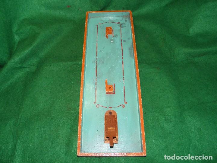 Juegos de mesa: ANTIGUO JUEGO DE MADERA DE BOLAS PINBALL DENIA - Foto 1