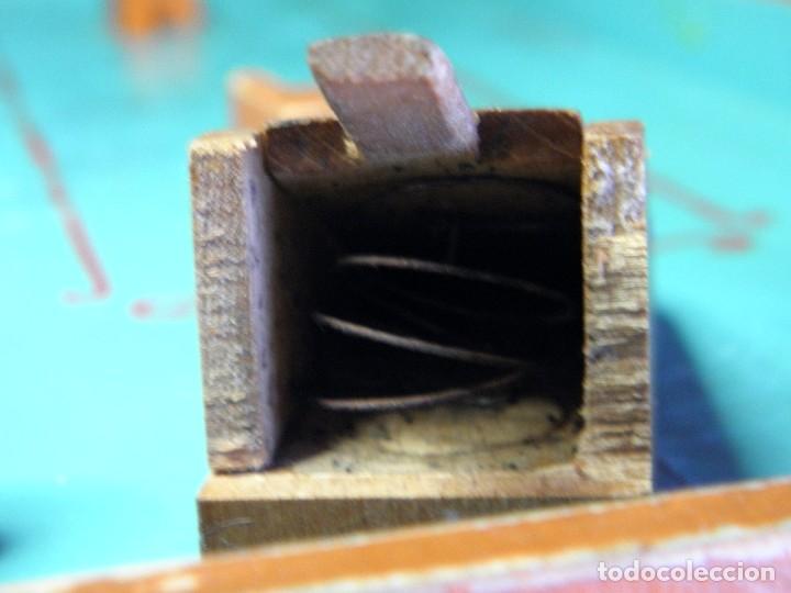 Juegos de mesa: ANTIGUO JUEGO DE MADERA DE BOLAS PINBALL DENIA - Foto 14
