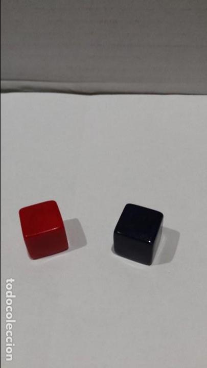 Juegos de mesa: Objetos de juegos reunidos . - Foto 1