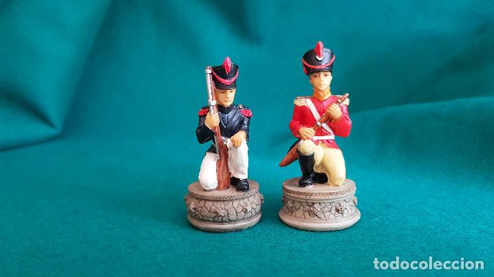 Juegos de mesa: AJEDREZ TEMATICO FIGURAS DE RESINA BATALLA DE WATERLOO - Foto 11