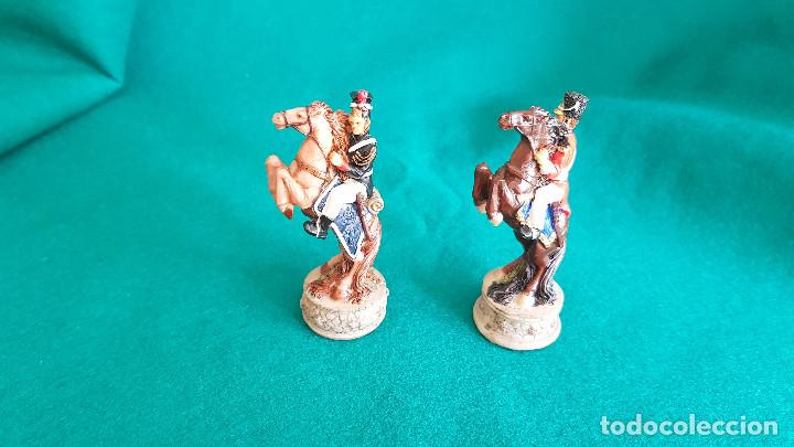 Juegos de mesa: AJEDREZ TEMATICO FIGURAS DE RESINA BATALLA DE WATERLOO - Foto 15