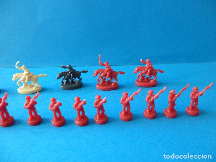 Juegos de mesa: Fichas figuras del juego de mesa Risk de Parker - Foto 5