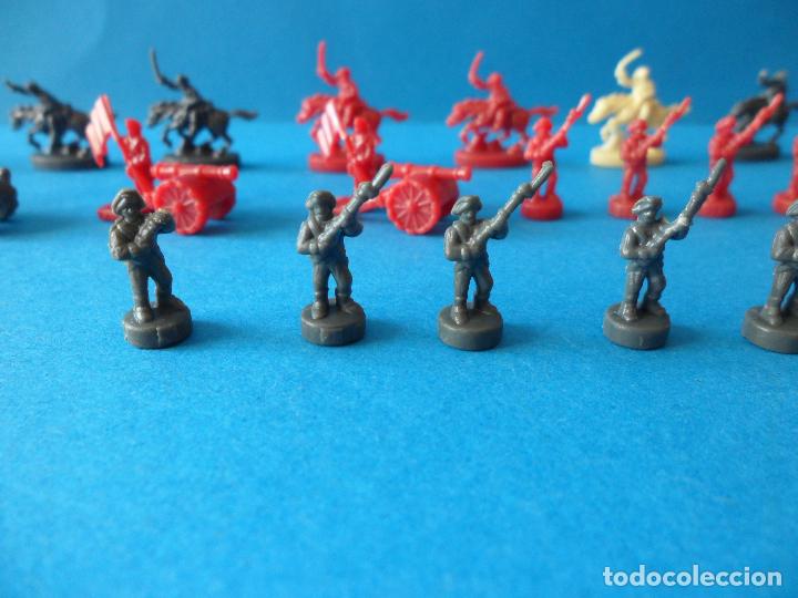 Juegos de mesa: Fichas figuras del juego de mesa Risk de Parker - Foto 7