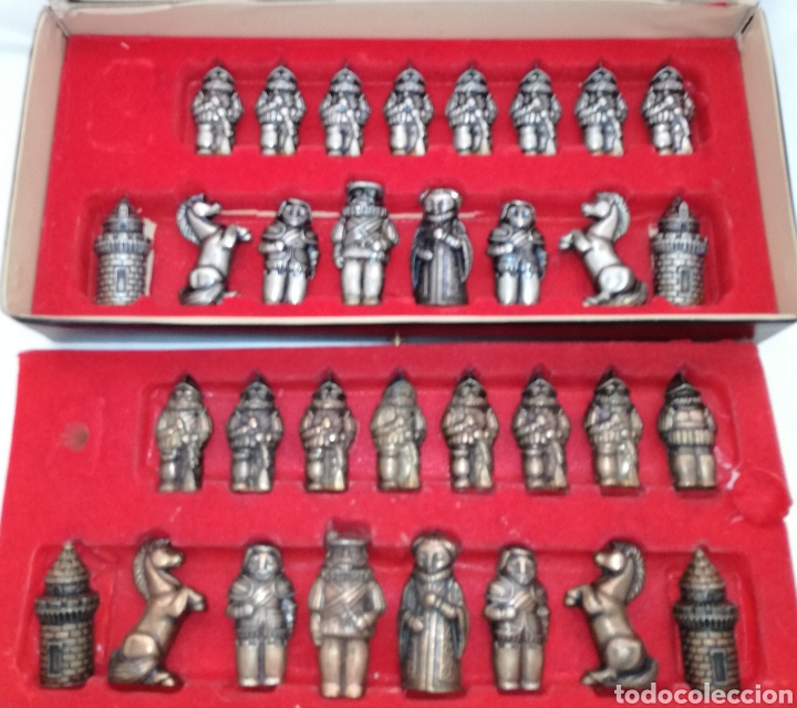 Juegos de mesa: Antigua Ajedrez de Bronce. - Foto 4