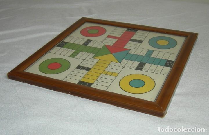 Juegos de mesa: Antiguo y enmarcado tablero de parchis - Foto 1