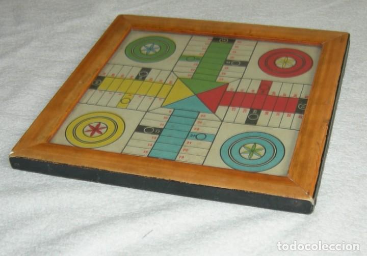 Juegos de mesa: Antiguo y peque&ntilde;o tablero de parch&iacute;s - Foto 1