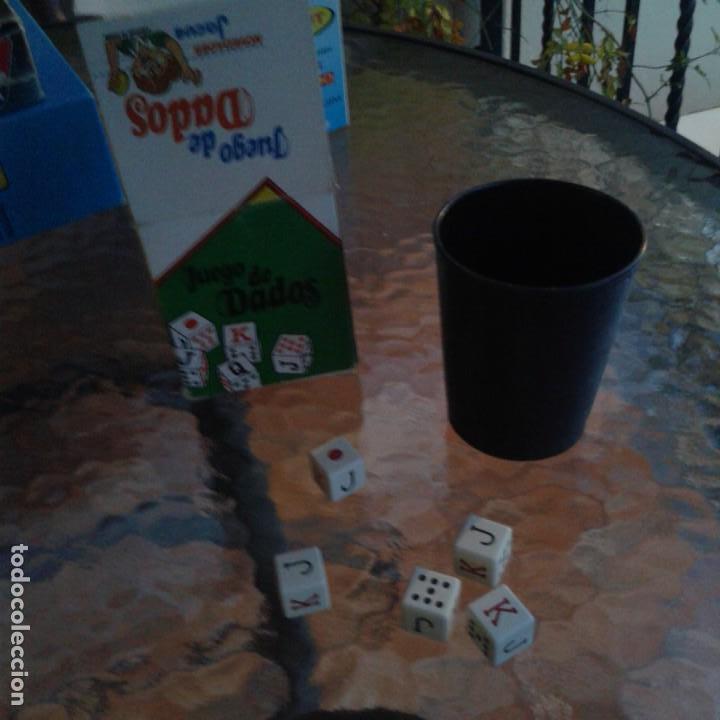 Juegos de mesa: Juego de dados con cubilete - Foto 3