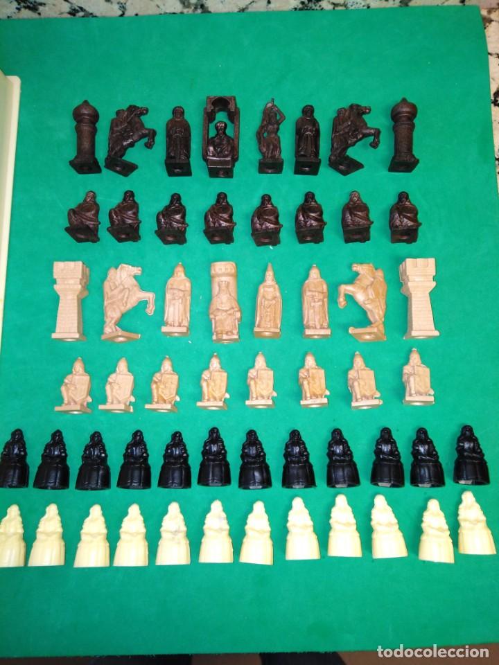 Juegos de mesa: Ajedrez y Damas antiguo Moros y Cristianos - Foto 3