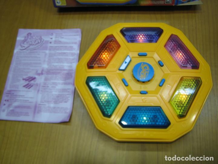 Juegos de mesa: Antiguo juego de mesa. Simon de MB. Funciona - Foto 4