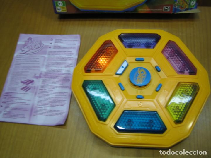 Juegos de mesa: Antiguo juego de mesa. Simon de MB. Funciona - Foto 6