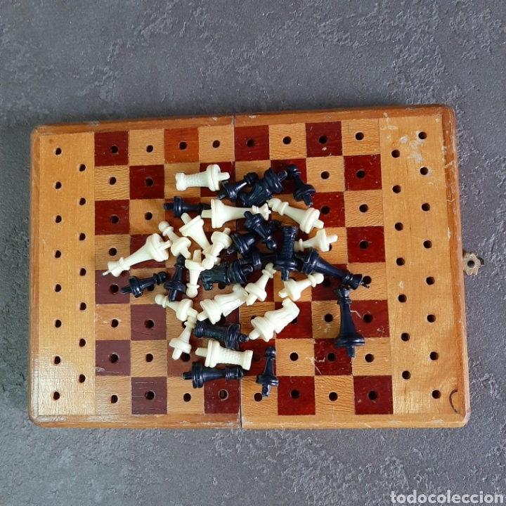 Juegos de mesa: Antiguo juego de ajedrez de viaje - Foto 1