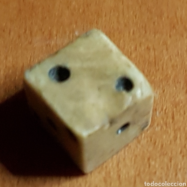 Juegos de mesa: Antiguo dado hueso - Foto 2