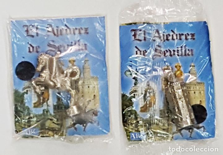 Juegos de mesa: 2 Piezas de Ajedrez Blancas,del diario ABC. - Foto 1