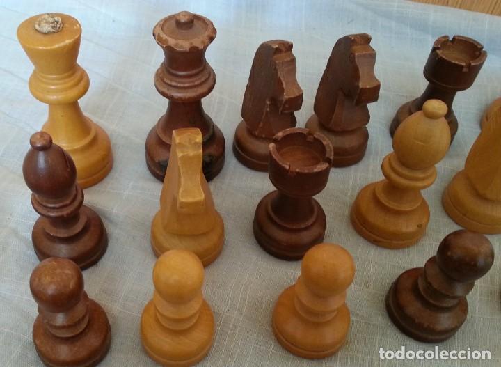 Juegos de mesa: Ajedrez. Figuras de ajedrez variadas. Treinta piezas. - Foto 2