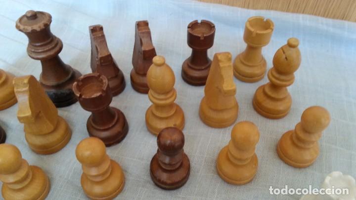 Juegos de mesa: Ajedrez. Figuras de ajedrez variadas. Treinta piezas. - Foto 3