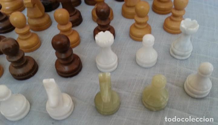 Juegos de mesa: Ajedrez. Figuras de ajedrez variadas. Treinta piezas. - Foto 4