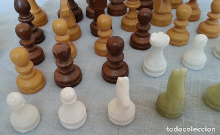 Juegos de mesa: Ajedrez. Figuras de ajedrez variadas. Treinta piezas. - Foto 5