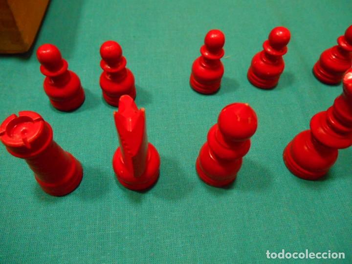 Juegos de mesa: ANTIGUO AJEDREZ DE MADERA INCOMPLETO - Foto 4