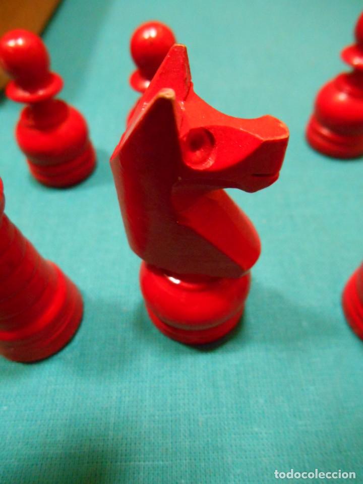 Juegos de mesa: ANTIGUO AJEDREZ DE MADERA INCOMPLETO - Foto 6