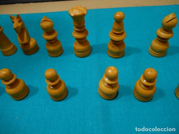 Juegos de mesa: ANTIGUO AJEDREZ DE MADERA INCOMPLETO - Foto 11