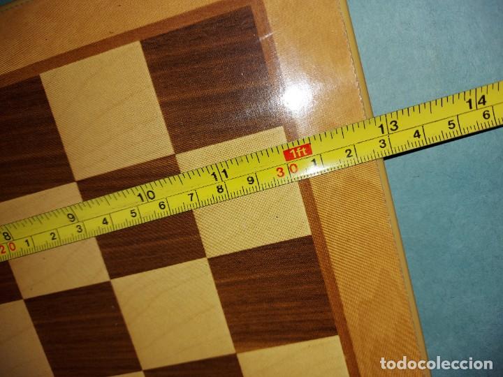 Juegos de mesa: JUEGO AJEDREZ Y PARCHIS EN TABLERO DE MADERA - Foto 2