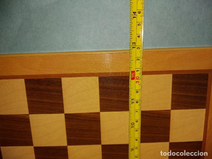 Juegos de mesa: JUEGO AJEDREZ Y PARCHIS EN TABLERO DE MADERA - Foto 3